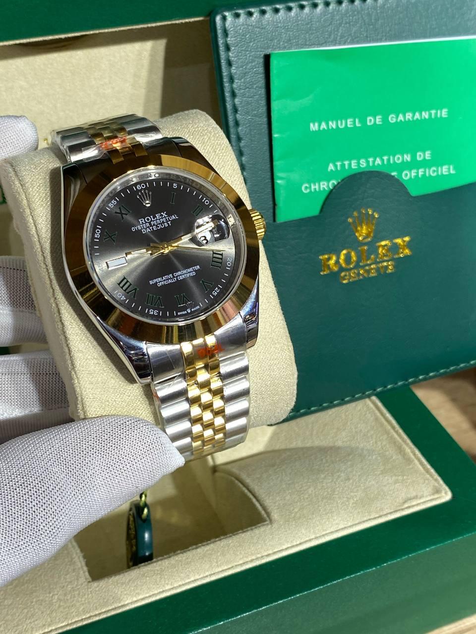 Two-tone automatic watch, slate Roman dial, jubilee bracelet