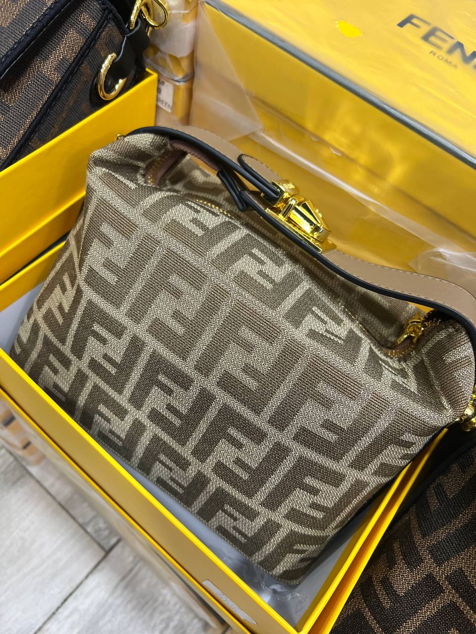 Sac Femme Fendi Monogramme Élégant | Luxe & Style